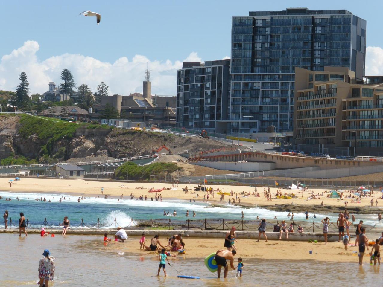Arena Luxury Beachfront Apartment Newcastle Exterior photo